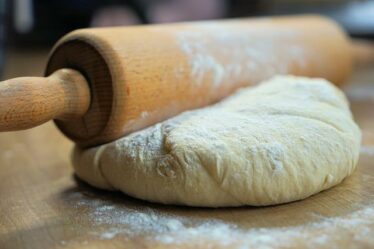 Den ultimative guide til at bage brød og hvorfor du skal begynde at lave dit eget brød